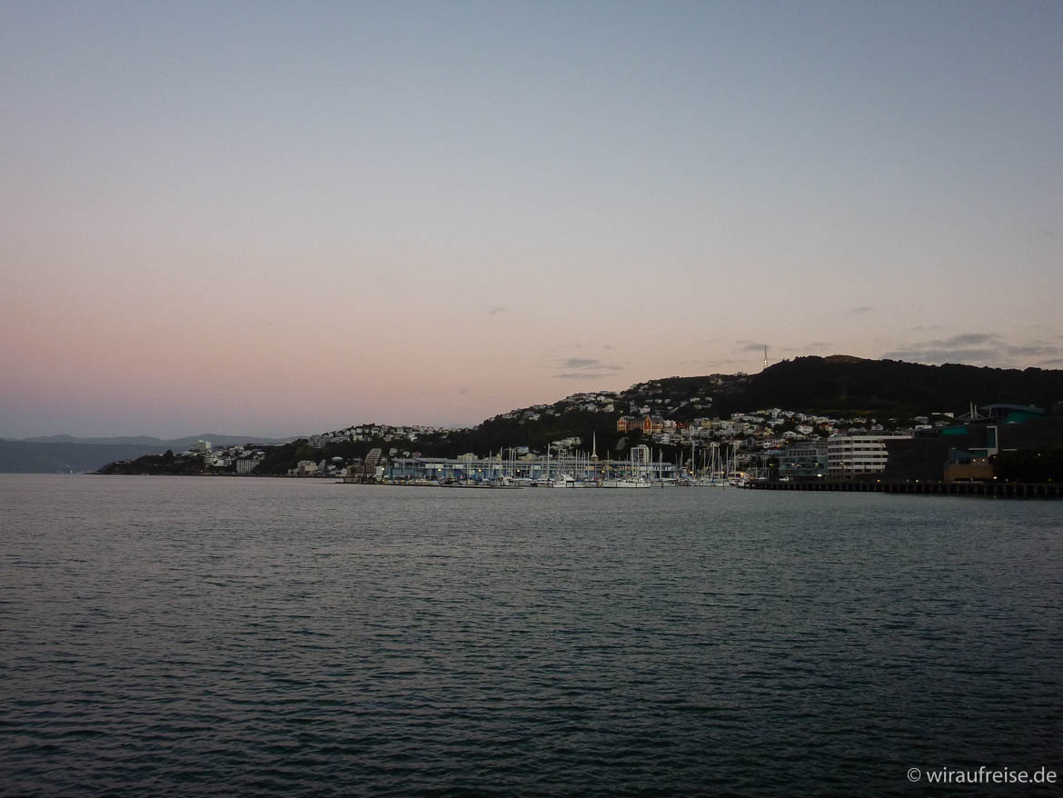 Blaue Stunde in wellington. Weitere Informationen unter www.wiraufreise.de