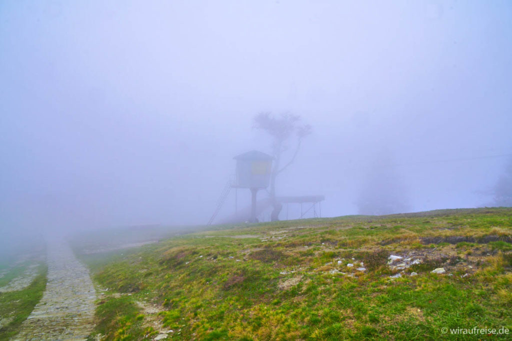 Bergstation Cimetta in Nebel gehüllt kein Ausblick