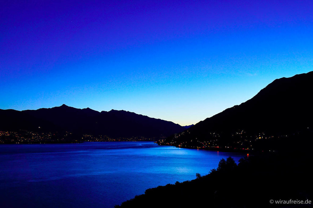 Ausblick Lago Maggiore blaue Stunde