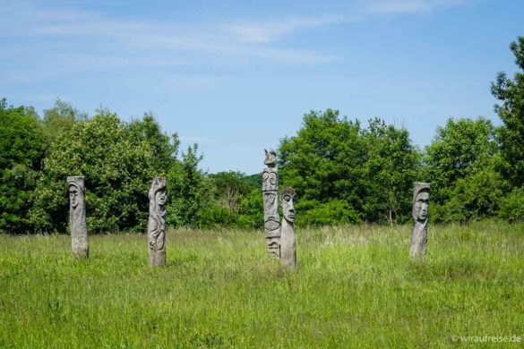 Statuen Kunst am Wegesrand des Wildkatzenpfades